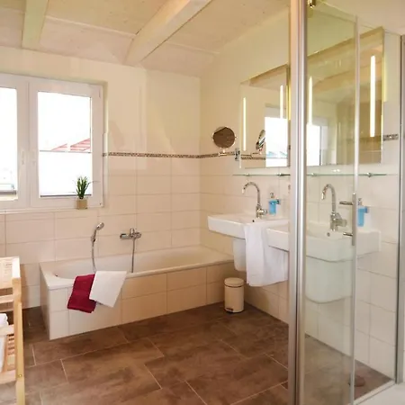 Сasa de vacaciones 2 Bedroom Cozy In