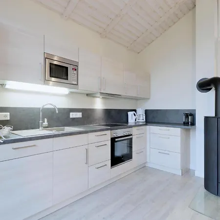 2 Bedroom Cozy In Holiday home *